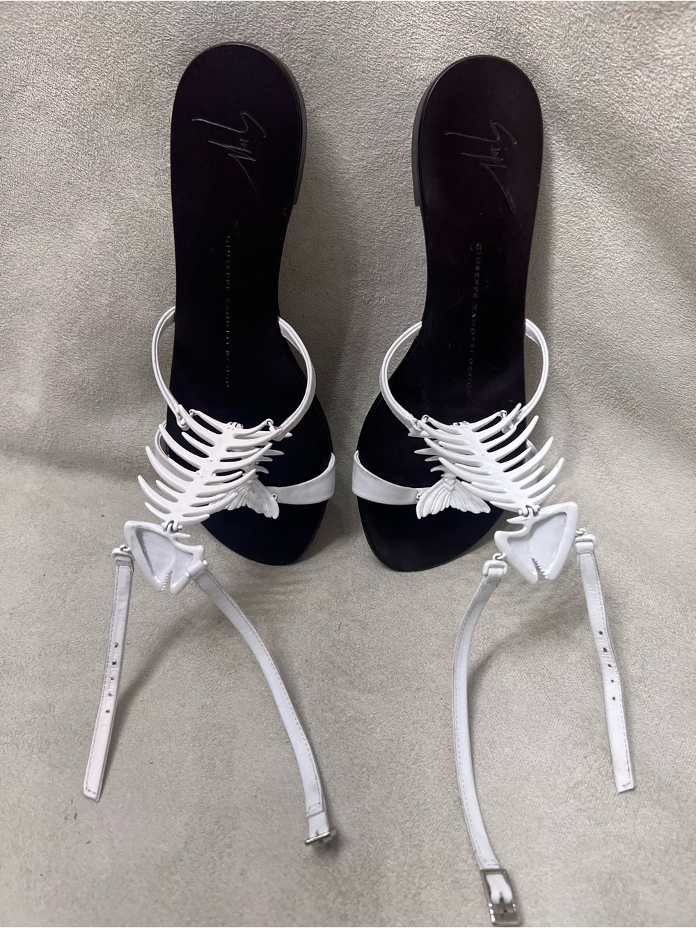 Guiseppe Zanotti White Fishbone Strappy Flat Sandals - 2.0 - Picture 3 of 6